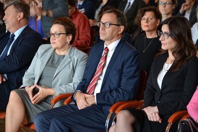 Finał projektu szkoleń dla nauczycieli. Od lewej: Minister Edukacji Narodowej Anna Zalewska, Prezes Instytutu Pamięci Narodowej dr Jarosław Szarek, Dyrektor Biura Edukacji Narodowej IPN Justyna Skowronek. Fot. IPN