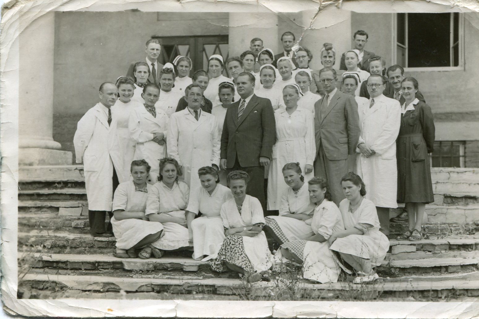 Busko-Zdrój, okupacja niemiecka. Prawdop. personel „Górki”. Zbiory prywatne Ewy Dworczyk