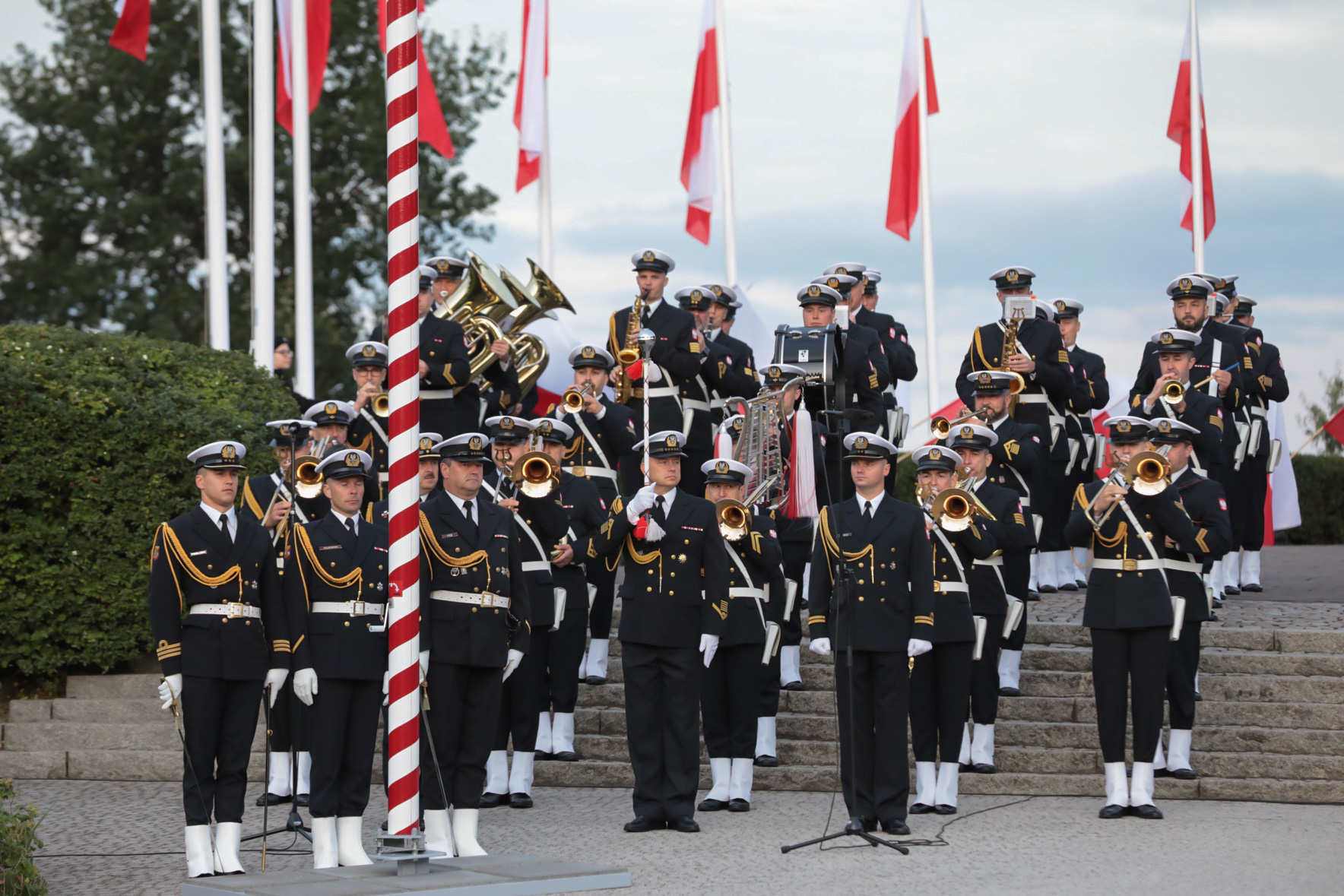 Uroczystości rocznicowe pod pomnikiem Obrońców Wybrzeża na Westerplatte – Gdańsk, 1 września 2021. Fot. Mikołaj Bujak (IPN) Uroczystości rocznicowe pod pomnikiem Obrońców Wybrzeża na Westerplatte – Gdańsk, 1 września 2021. Fot. Mikołaj Bujak (IPN)