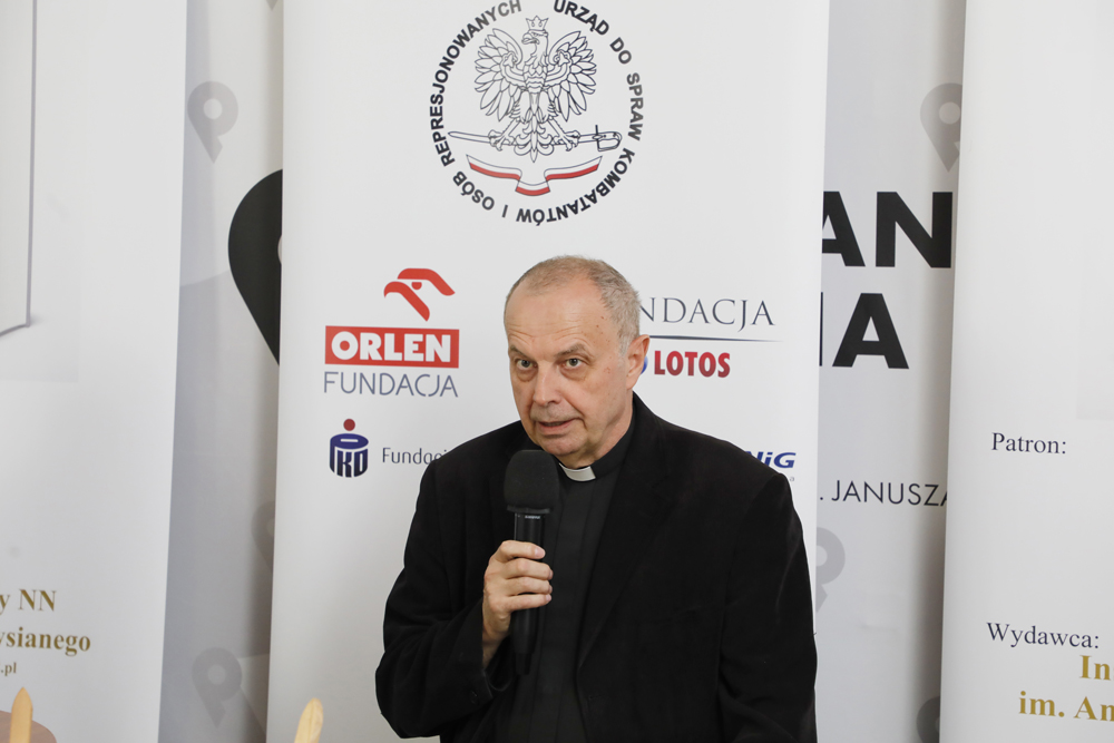 Wprowadzenie do dyskusji wygłosił ks. Stanisław Tylus – 6 września 2021. Fot. Piotr Życieński (IPN) Wprowadzenie do dyskusji wygłosił ks. Stanisław Tylus – 6 września 2021. Fot. Piotr Życieński (IPN)