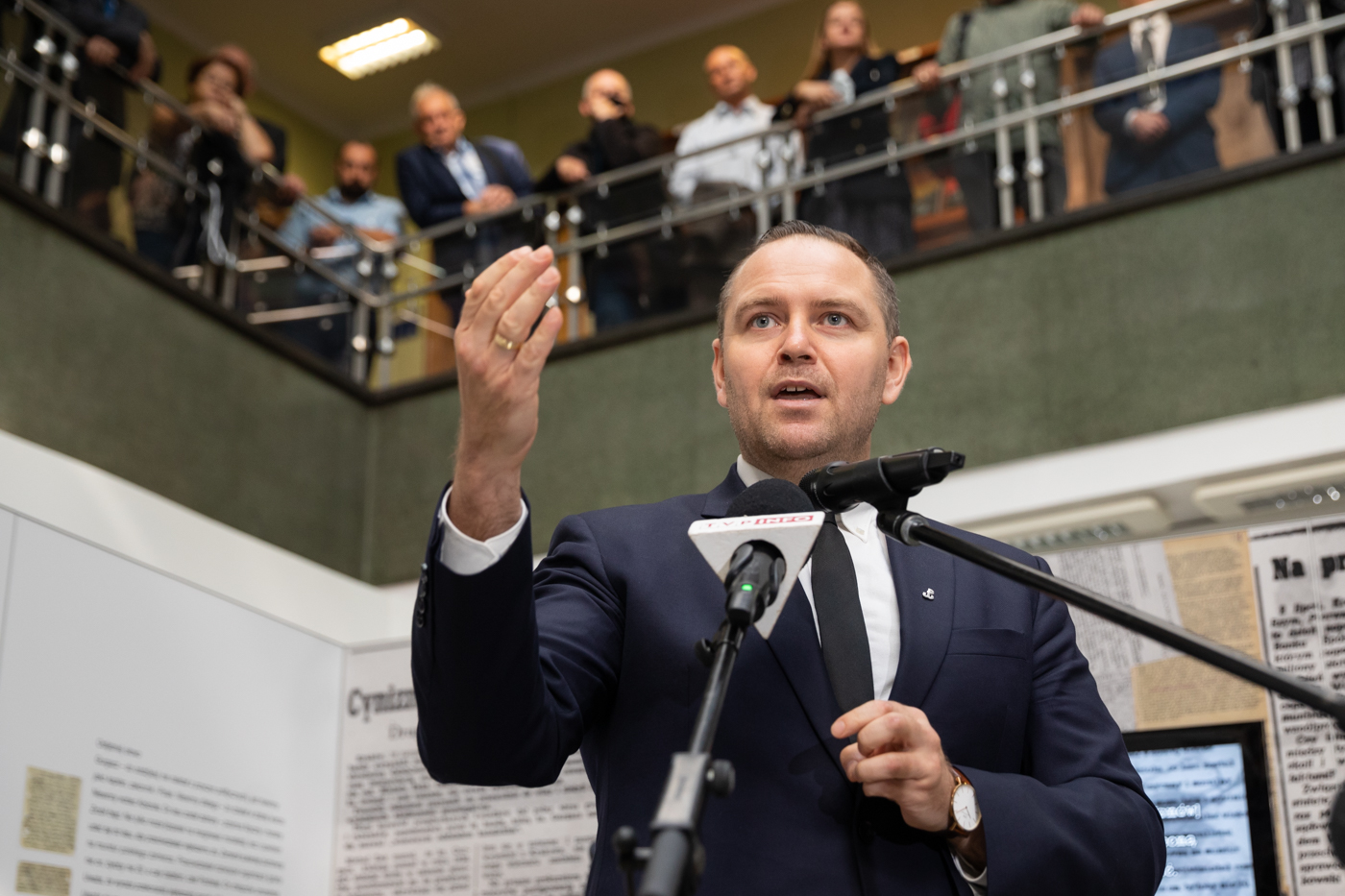 Prezes IPN dr Karol Nawrocki podczas otwarcia wystawy „Ks. Władysław Gurgacz. Kapelan Polski Podziemnej” – Kraków, 14 września 2021. Fot. Mikołaj Bujak (IPN) Prezes IPN dr Karol Nawrocki podczas otwarcia wystawy „Ks. Władysław Gurgacz. Kapelan Polski Podziemnej” – Kraków, 14 września 2021. Fot. Mikołaj Bujak (IPN)