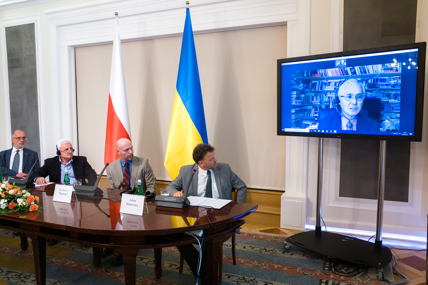 Na ekranie prof. Hiroaki Kuromiya (Indiana University) – Warszawa, 14 września 2021. Fot Sławek Kasper (IPN) Na ekranie prof. Hiroaki Kuromiya (Indiana University) – Warszawa, 14 września 2021. Fot Sławek Kasper (IPN)