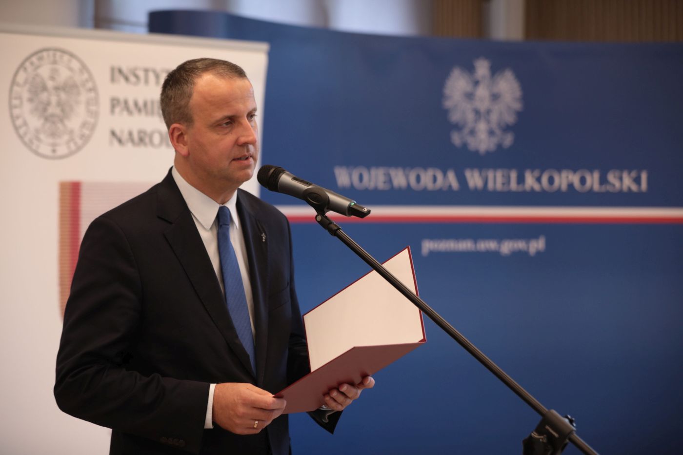 Michał Zieliński, wojewoda wielkopolski. Uroczystość wręczenia Krzyży Wolności i Solidarności działaczom opozycji antykomunistycznej – Poznań, 21 września 2021. Fot. Mikołaj Bujak (IPN) Michał Zieliński, wojewoda wielkopolski. Uroczystość wręczenia Krzyży Wolności i Solidarności działaczom opozycji antykomunistycznej – Poznań, 21 września 2021. Fot. Mikołaj Bujak (IPN)
