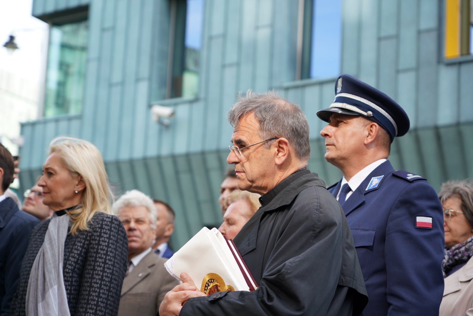 Uroczystość odsłonięcia tablicy upamiętniającej bohaterskie siostry urszulanki z patrolu sanitarnego Wojskowej Służby Kobiet Obwodu I AK Śródmieście – Warszawa, 28 września 2021. Fot. Mateusz Niegowski (IPN) Uroczystość odsłonięcia tablicy upamiętniającej bohaterskie siostry urszulanki z patrolu sanitarnego Wojskowej Służby Kobiet Obwodu I AK Śródmieście – Warszawa, 28 września 2021. Fot. Mateusz Niegowski (IPN)