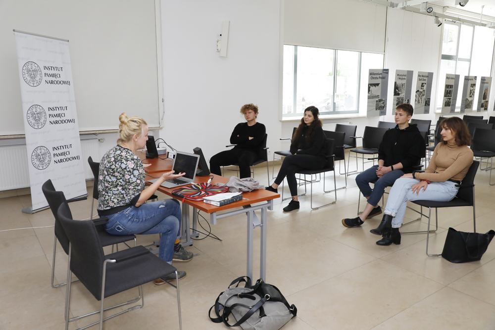 Finał III edycji konkursu „Niezwyciężeni 1920. Obrońcy Ojczyzny” – warsztaty filmowe – 23-27 września 2021. Fot. Piotr Życieński (IPN) Finał III edycji konkursu „Niezwyciężeni 1920. Obrońcy Ojczyzny” – warsztaty filmowe – 23-27 września 2021. Fot. Piotr Życieński (IPN)