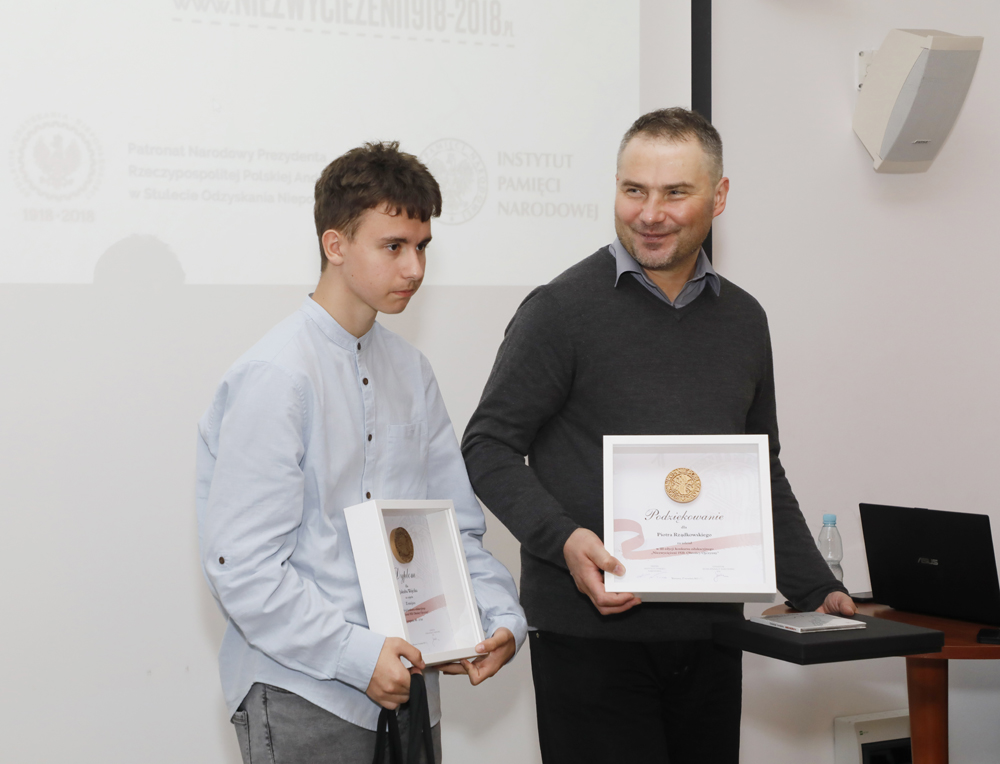 Gala Finałowa III edycji konkursu „Niezwyciężeni 1920. Obrońcy Ojczyzny” – 27 września 2021. Fot. Piotr Życieński (IPN) Gala Finałowa III edycji konkursu „Niezwyciężeni 1920. Obrońcy Ojczyzny” – 27 września 2021. Fot. Piotr Życieński (IPN)