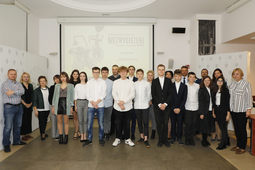 Gala Finałowa III edycji konkursu „Niezwyciężeni 1920. Obrońcy Ojczyzny” – 27 września 2021. Fot. Piotr Życieński (IPN) Gala Finałowa III edycji konkursu „Niezwyciężeni 1920. Obrońcy Ojczyzny” – 27 września 2021. Fot. Piotr Życieński (IPN)