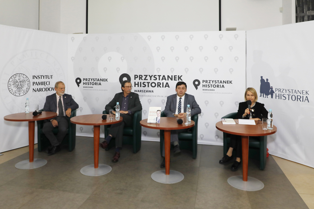 Dyskusja „Na tropie zdrady elit – spojrzenie Jerzego Łojka” – Warszawa, 20 października 2021. Fot. Piotr Życieński (IPN) Dyskusja „Na tropie zdrady elit – spojrzenie Jerzego Łojka” – Warszawa, 20 października 2021. Fot. Piotr Życieński (IPN)