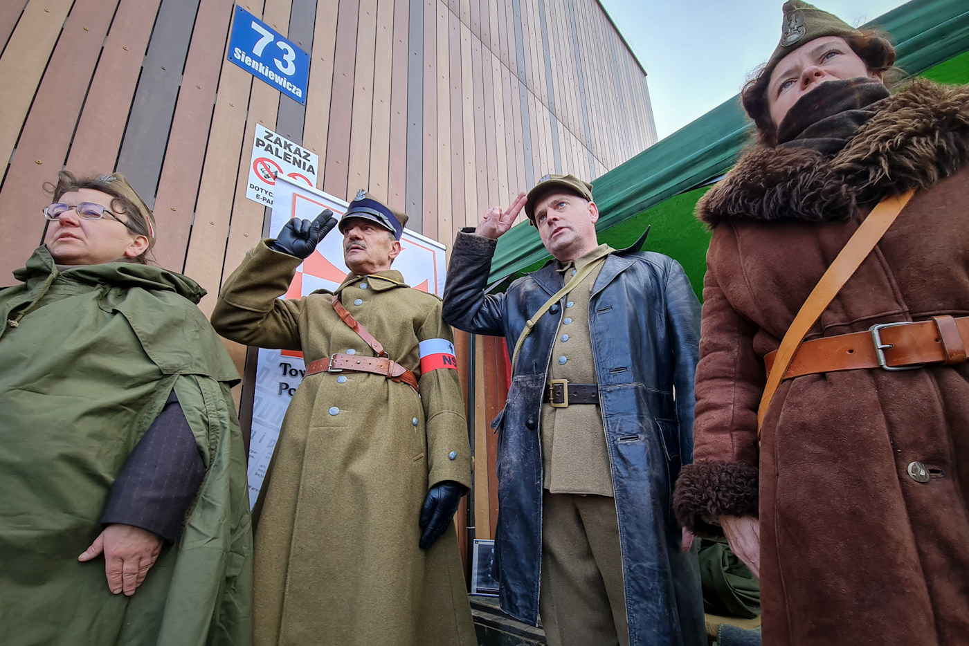 Uroczystość nadania dworcowi kolejowemu w Ciechanowie imienia por. Romana Dziemieszkiewicza – 23 października 2021. Fot. Sławek Kasper (IPN) Uroczystość nadania dworcowi kolejowemu w Ciechanowie imienia por. Romana Dziemieszkiewicza – 23 października 2021. Fot. Sławek Kasper (IPN)