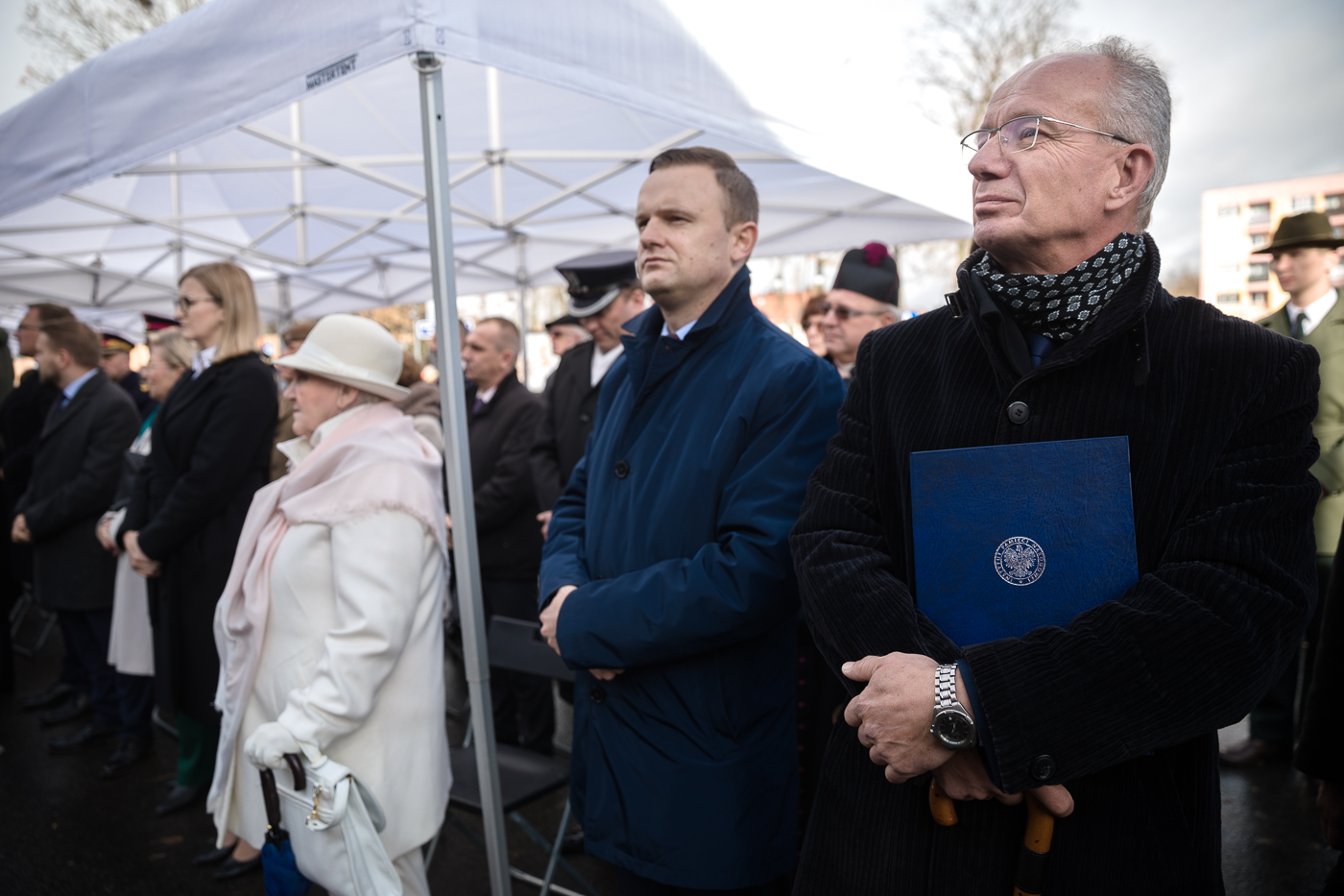 Uroczystość nadania dworcowi kolejowemu w Ciechanowie imienia por. Romana Dziemieszkiewicza – 23 października 2021. Fot. Sławek Kasper (IPN) Uroczystość nadania dworcowi kolejowemu w Ciechanowie imienia por. Romana Dziemieszkiewicza – 23 października 2021. Fot. Sławek Kasper (IPN)