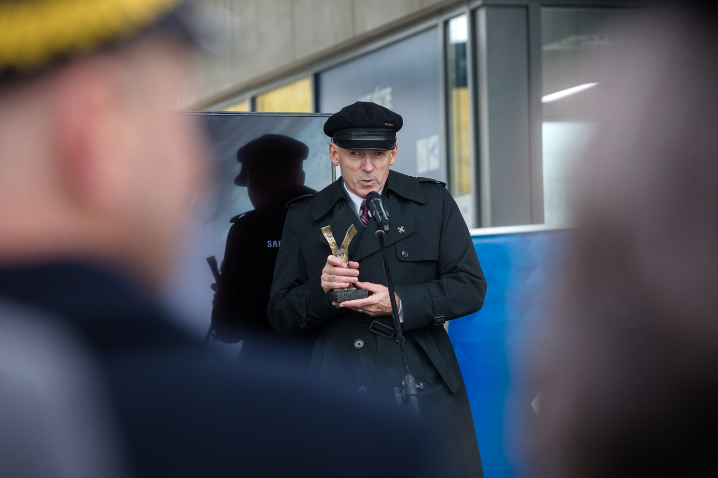 Uroczystość nadania dworcowi kolejowemu w Ciechanowie imienia por. Romana Dziemieszkiewicza – 23 października 2021. Fot. Sławek Kasper (IPN) Uroczystość nadania dworcowi kolejowemu w Ciechanowie imienia por. Romana Dziemieszkiewicza – 23 października 2021. Fot. Sławek Kasper (IPN)