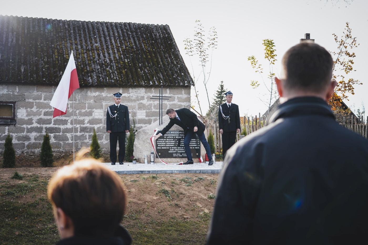 Odsłonięcie pomnika upamiętniającego Ofiary II wojny światowej – fot. MN/BUWiM Odsłonięcie pomnika upamiętniającego Ofiary II wojny światowej – fot. MN/BUWiM