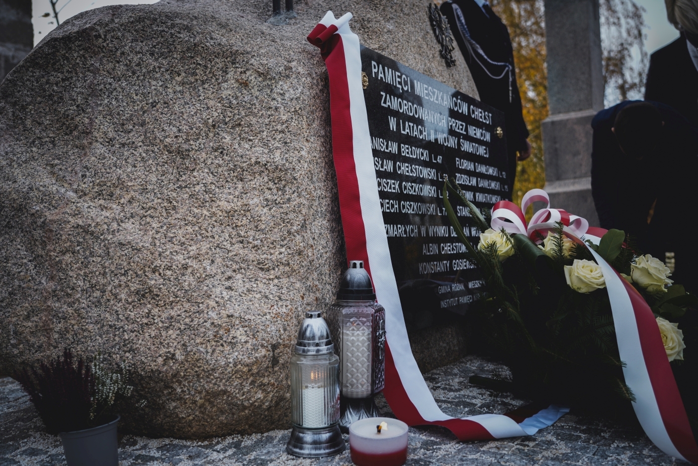 Odsłonięcie pomnika upamiętniającego Ofiary II wojny światowej – fot. MN/BUWiM Odsłonięcie pomnika upamiętniającego Ofiary II wojny światowej – fot. MN/BUWiM