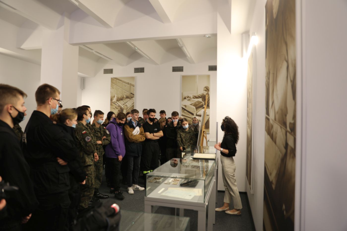 „Niepodlegli na obczyźnie” – dni otwarte dla szkół w Archiwum IPN przy ul. Kłobuckiej 21 w Warszawie – 25–26 października 2021. Fot. Karol Starowicz „Niepodlegli na obczyźnie” – dni otwarte dla szkół w Archiwum IPN przy ul. Kłobuckiej 21 w Warszawie – 25–26 października 2021. Fot. Karol Starowicz