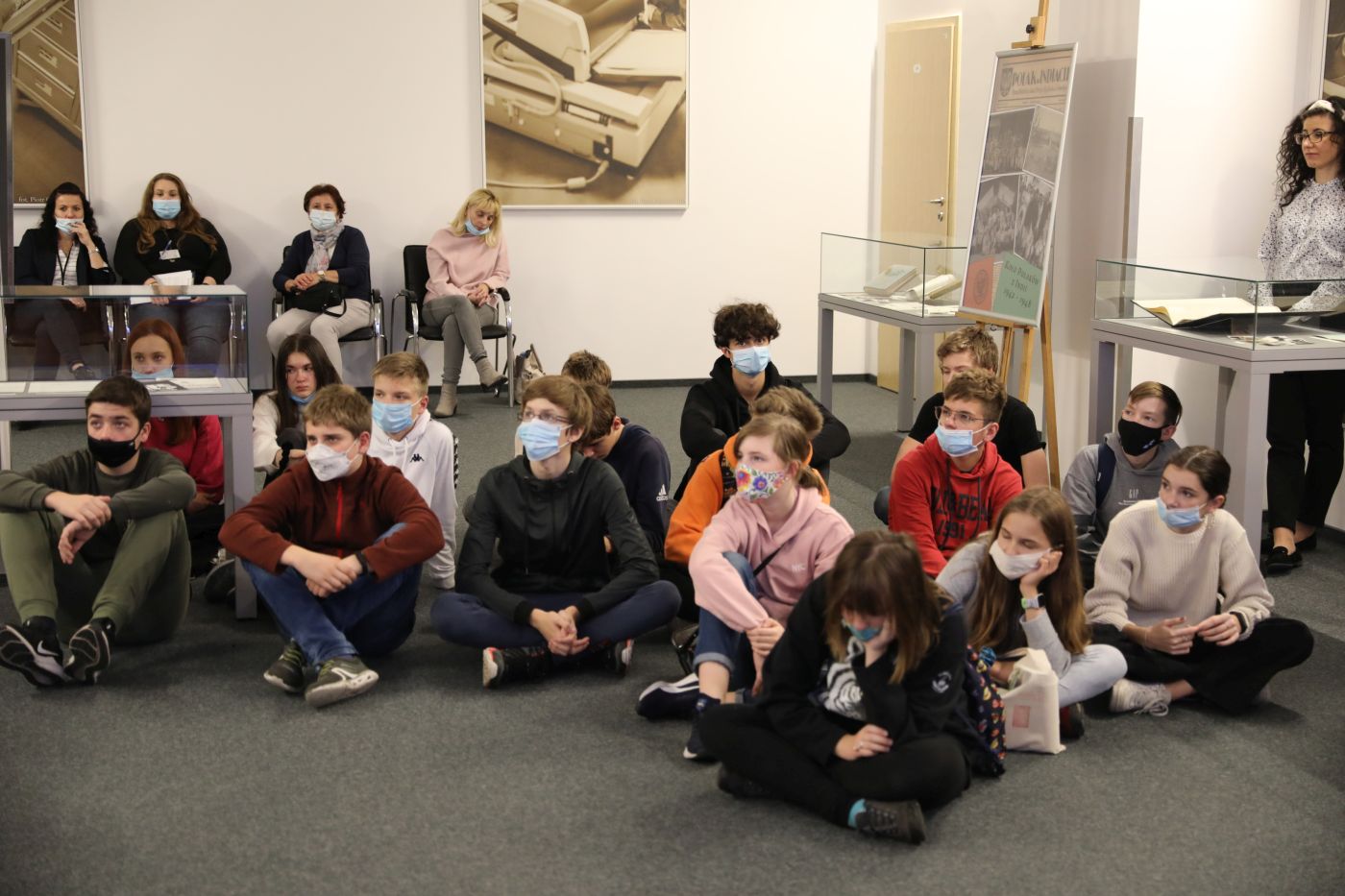 „Niepodlegli na obczyźnie” – dni otwarte dla szkół w Archiwum IPN przy ul. Kłobuckiej 21 w Warszawie – 25–26 października 2021. Fot. Karol Starowicz „Niepodlegli na obczyźnie” – dni otwarte dla szkół w Archiwum IPN przy ul. Kłobuckiej 21 w Warszawie – 25–26 października 2021. Fot. Karol Starowicz