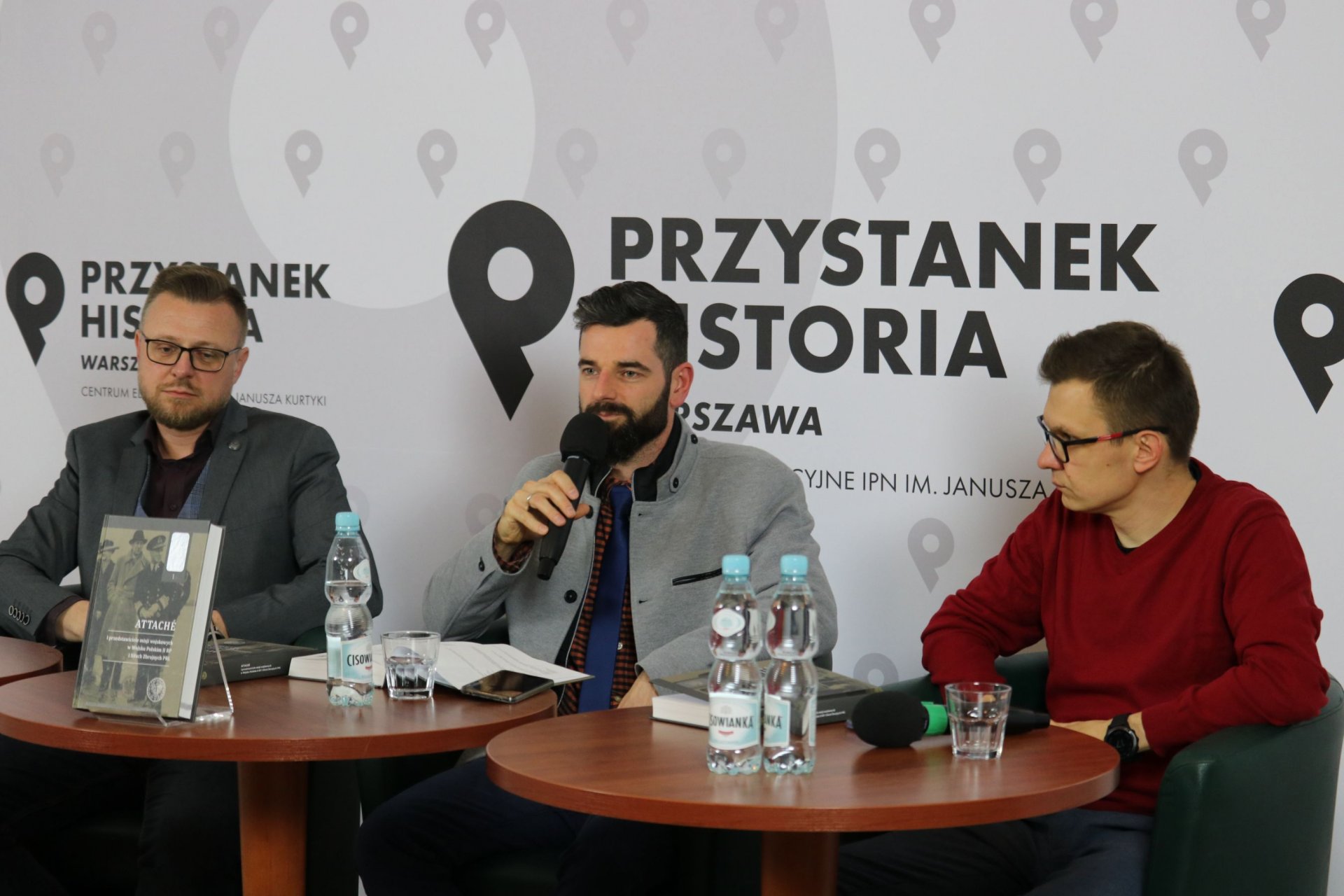 Promocja książki „Attaché i przedstawiciele misji wojskowych w Wojsku Polskim II RP i Siłach Zbrojnych PRL” – Warszawa, 28 października 2021. Fot. Aleksandra Wierzchowska (IPN) Promocja książki „Attaché i przedstawiciele misji wojskowych w Wojsku Polskim II RP i Siłach Zbrojnych PRL” – Warszawa, 28 października 2021. Fot. Aleksandra Wierzchowska (IPN)