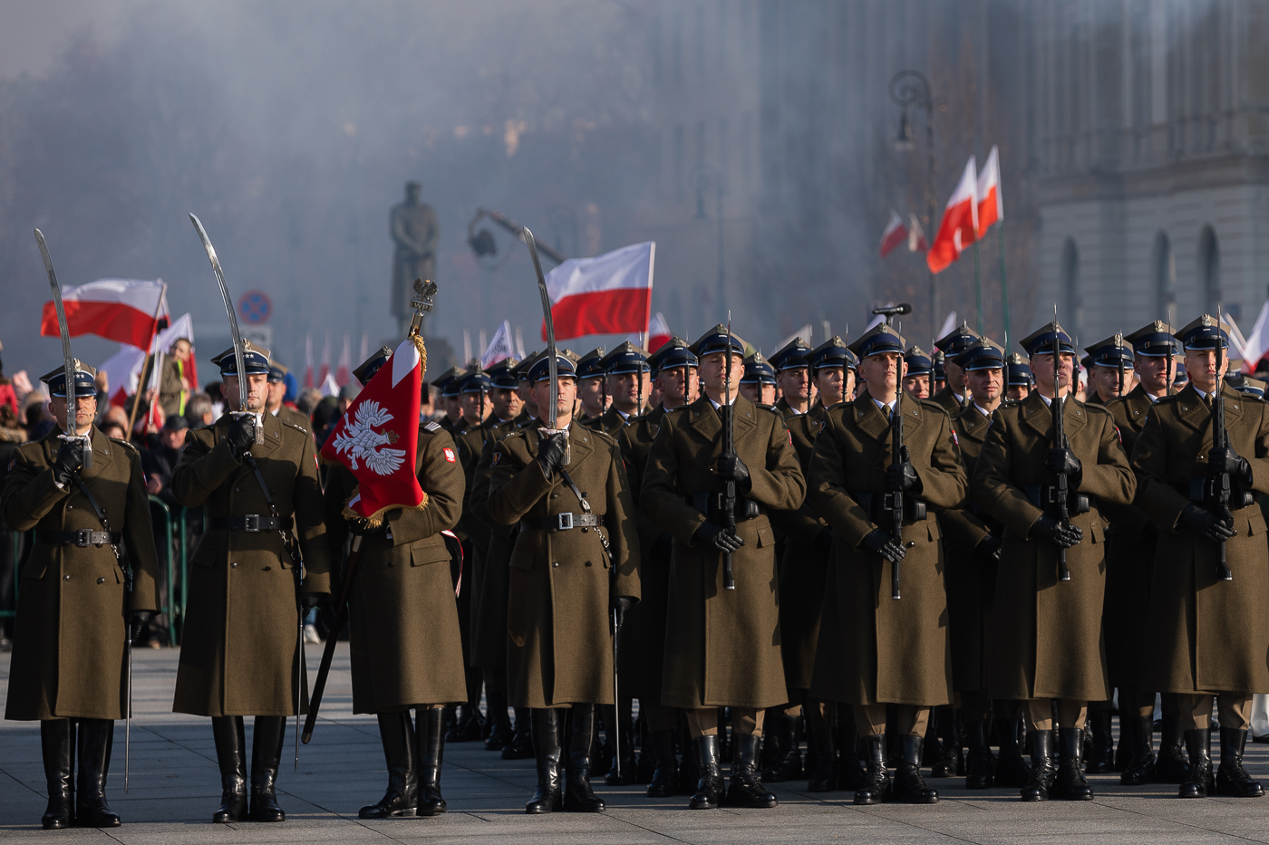 Obchody Narodowego Święta Niepodległości na placu Marszałka Piłsudskiego w Warszawie – 11 listopada 2021. Fot. Mikołaj Bujak (IPN) Obchody Narodowego Święta Niepodległości na placu Marszałka Piłsudskiego w Warszawie – 11 listopada 2021. Fot. Mikołaj Bujak (IPN)