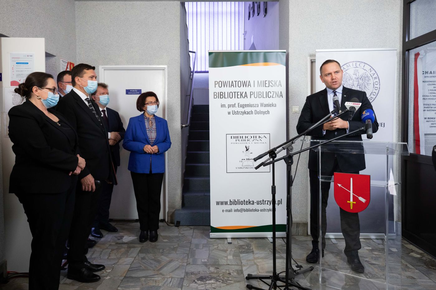 Wystąpienie prezesa IPN dr. Karola Nawrockiego podczas odsłonięcia tablicy upamiętniającej Chaima Eissa, członka Grupy Ładosia – Ustrzyki Dolne, 22 listopada 2021. Fot. Mikołaj Bujak (IPN) Wystąpienie prezesa IPN dr. Karola Nawrockiego podczas odsłonięcia tablicy upamiętniającej Chaima Eissa, członka Grupy Ładosia – Ustrzyki Dolne, 22 listopada 2021. Fot. Mikołaj Bujak (IPN)