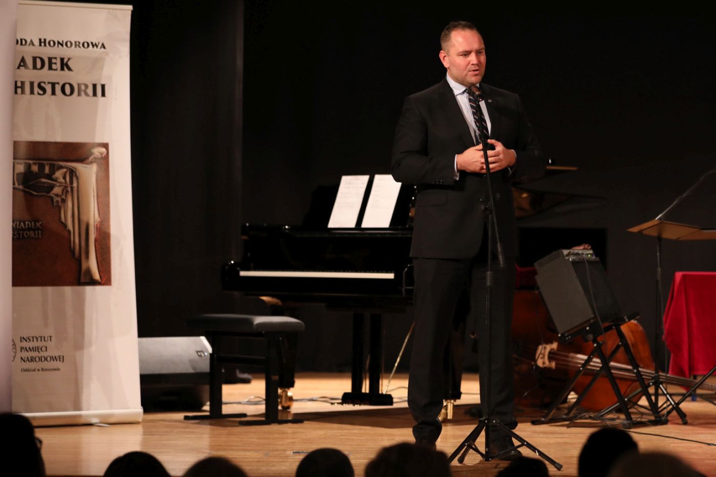 Dr Karol Nawrocki, prezes IPN, podczas uroczystości wręczenia nagród honorowych „Świadek Historii” – Rzeszów, 22 listopada 2021. Fot. Mikołaj Bujak (IPN)