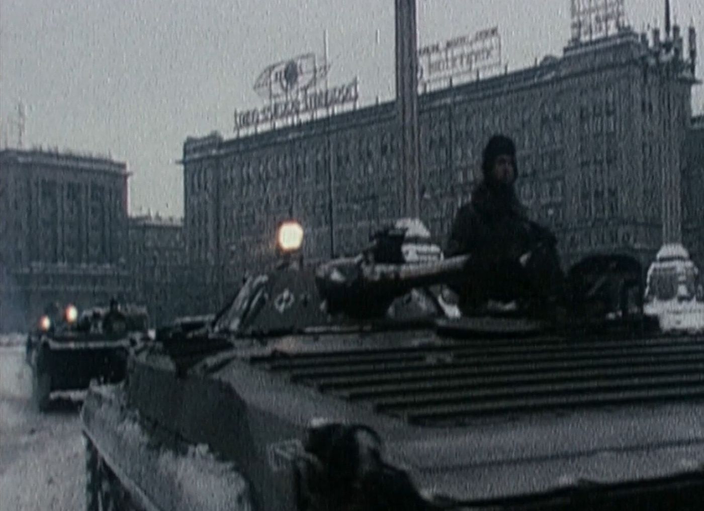 „Przystanek Historia” w TVP Historia, odc. 45: Wytrwaliśmy i zwyciężyliśmy – premiera: 9 grudnia 2021 „Przystanek Historia” w TVP Historia, odc. 45: Wytrwaliśmy i zwyciężyliśmy – premiera: 9 grudnia 2021