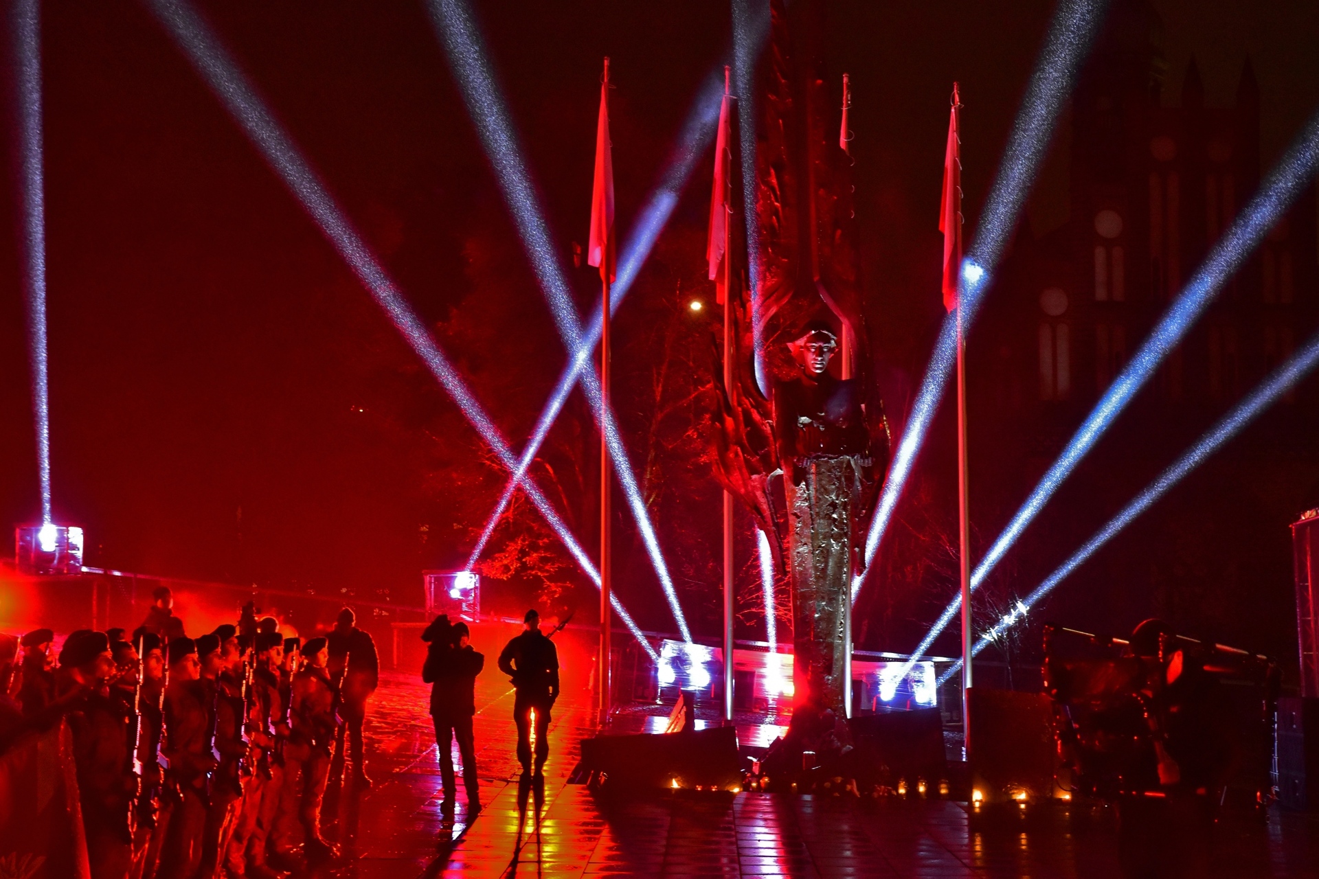 Uroczystość "W Hołdzie Ofiarom Stanu Wojennego" 13.12. godz. 17:00 Uroczystość "W Hołdzie Ofiarom Stanu Wojennego" 13.12. godz. 17:00