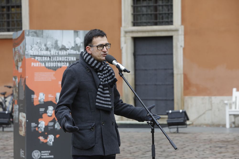 Dr hab. Sebastian Ligarski, kurator wystawy „Powstanie Grudniowe 1970 roku" – Warszawa, 15 grudnia 2021. Fot. Piotr Życieński (IPN) Dr hab. Sebastian Ligarski, kurator wystawy „Powstanie Grudniowe 1970 roku" – Warszawa, 15 grudnia 2021. Fot. Piotr Życieński (IPN)