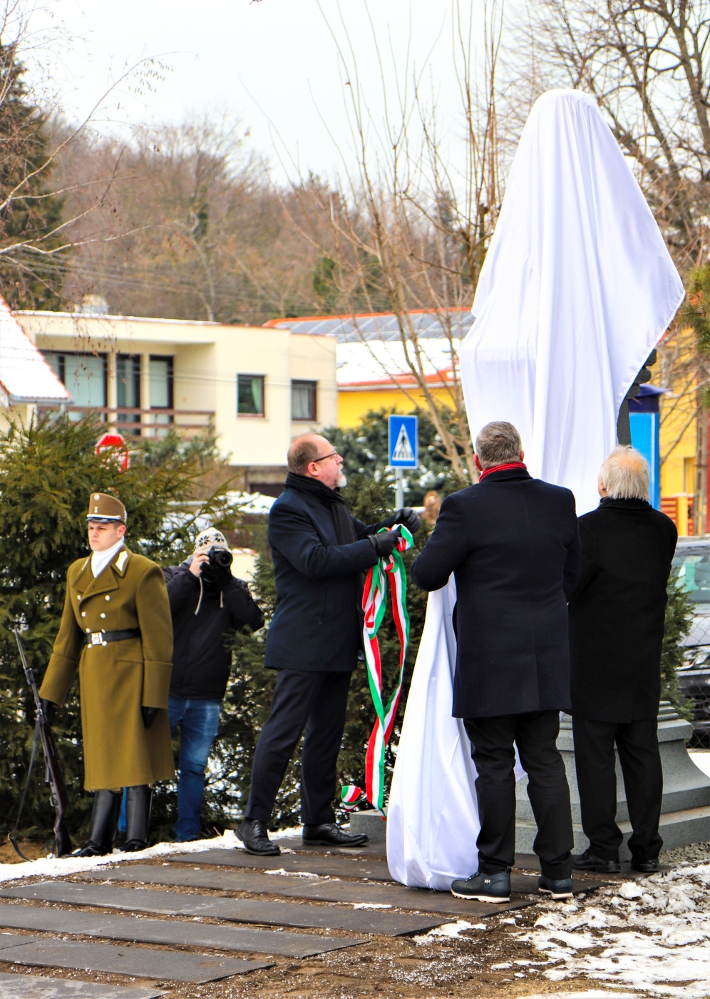 Uroczystość odsłonięcia pomnika rotmistrza Witolda Pileckiego w Balatonboglár Uroczystość odsłonięcia pomnika rotmistrza Witolda Pileckiego w Balatonboglár