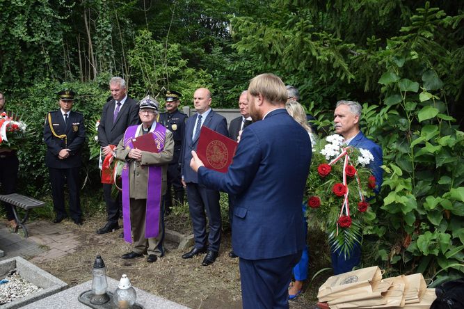 Upamiętnienie Romany Zdziarskiej-Rewskiej ps. „Romka”, uczestniczki powstania warszawskiego – fot. oBUWiM IPN Katowice Upamiętnienie Romany Zdziarskiej-Rewskiej ps. „Romka”, uczestniczki powstania warszawskiego – fot. oBUWiM IPN Katowice