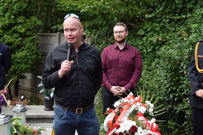 Upamiętnienie Romany Zdziarskiej-Rewskiej ps. „Romka”, uczestniczki powstania warszawskiego – fot. oBUWiM IPN Katowice Upamiętnienie Romany Zdziarskiej-Rewskiej ps. „Romka”, uczestniczki powstania warszawskiego – fot. oBUWiM IPN Katowice