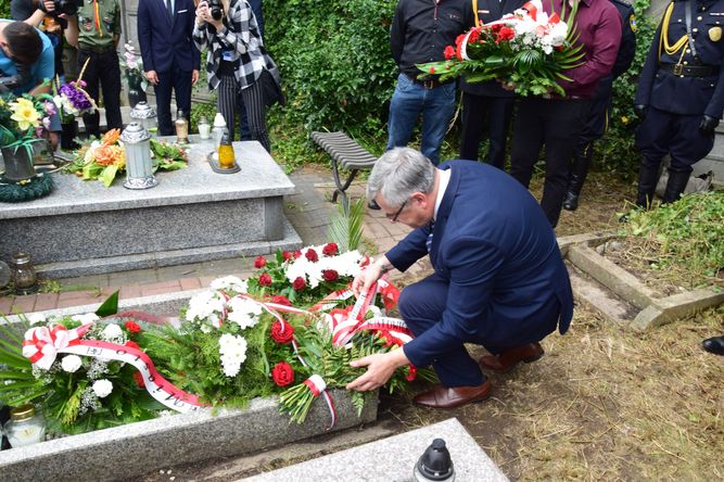 Upamiętnienie Romany Zdziarskiej-Rewskiej ps. „Romka”, uczestniczki powstania warszawskiego – fot. oBUWiM IPN Katowice Upamiętnienie Romany Zdziarskiej-Rewskiej ps. „Romka”, uczestniczki powstania warszawskiego – fot. oBUWiM IPN Katowice