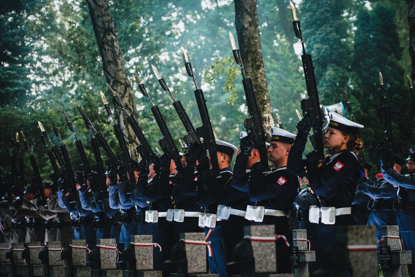 Apel Pamięci przed Pomnikiem Poległych w 1920 r. – fot. MN/BUWiM Apel Pamięci przed Pomnikiem Poległych w 1920 r. – fot. MN/BUWiM