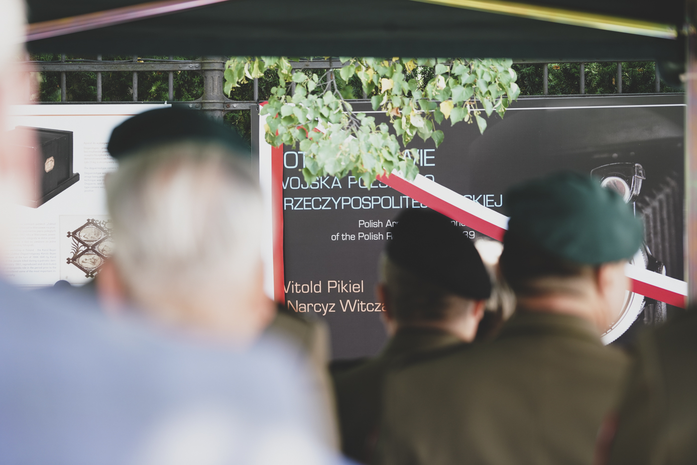 Wystawa "fotografowie Wojska Polskiego II RP – Witold Pikiel i Narcyz Witczak-Witaczyński" – fot. MN/BUWiM Wystawa "fotografowie Wojska Polskiego II RP – Witold Pikiel i Narcyz Witczak-Witaczyński" – fot. MN/BUWiM