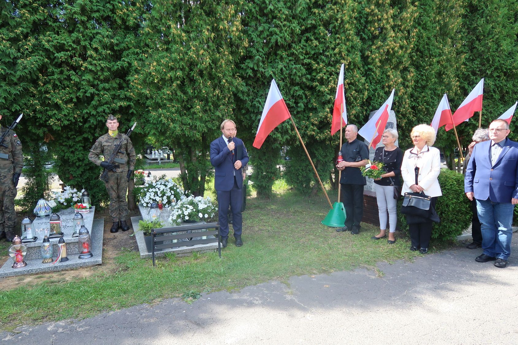 Uroczystość oznaczenia tabliczką „grób weterana walk o wolność i niepodległość Polski” mogiły śp. ppłk. Henryka Czerwińskiego – fot. OBUWiM IPN Katowice Uroczystość oznaczenia tabliczką „grób weterana walk o wolność i niepodległość Polski” mogiły śp. ppłk. Henryka Czerwińskiego – fot. OBUWiM IPN Katowice