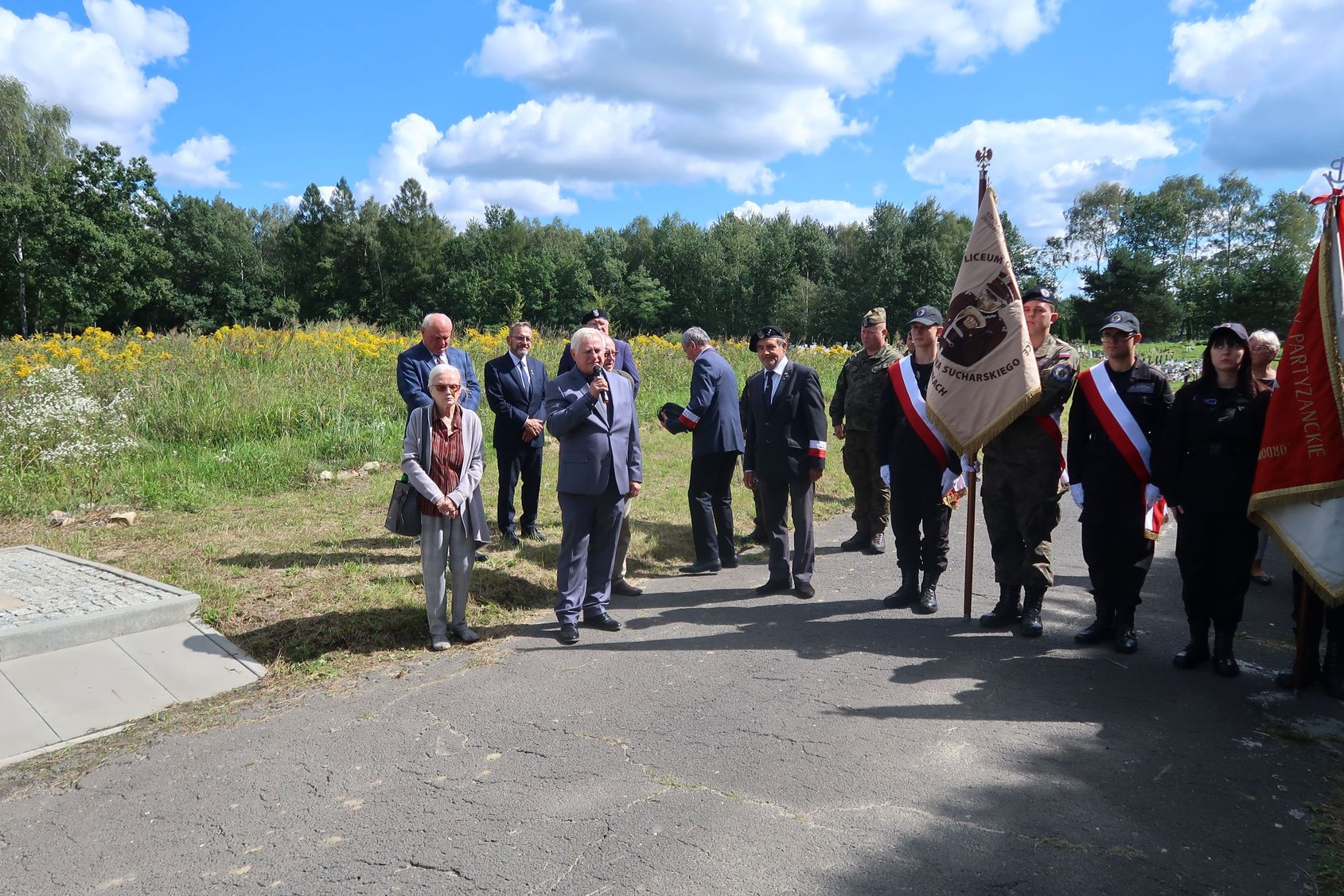 Uroczystość oznaczenia tabliczką „grób weterana walk o wolność i niepodległość Polski” mogiły śp. ppłk. Henryka Czerwińskiego – fot. OBUWiM IPN Katowice Uroczystość oznaczenia tabliczką „grób weterana walk o wolność i niepodległość Polski” mogiły śp. ppłk. Henryka Czerwińskiego – fot. OBUWiM IPN Katowice