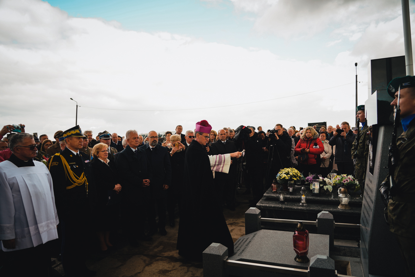 Odsłonięcie pomnika "Bohaterom Niepodległości" – fot. MN/BUWiM Odsłonięcie pomnika "Bohaterom Niepodległości" – fot. MN/BUWiM