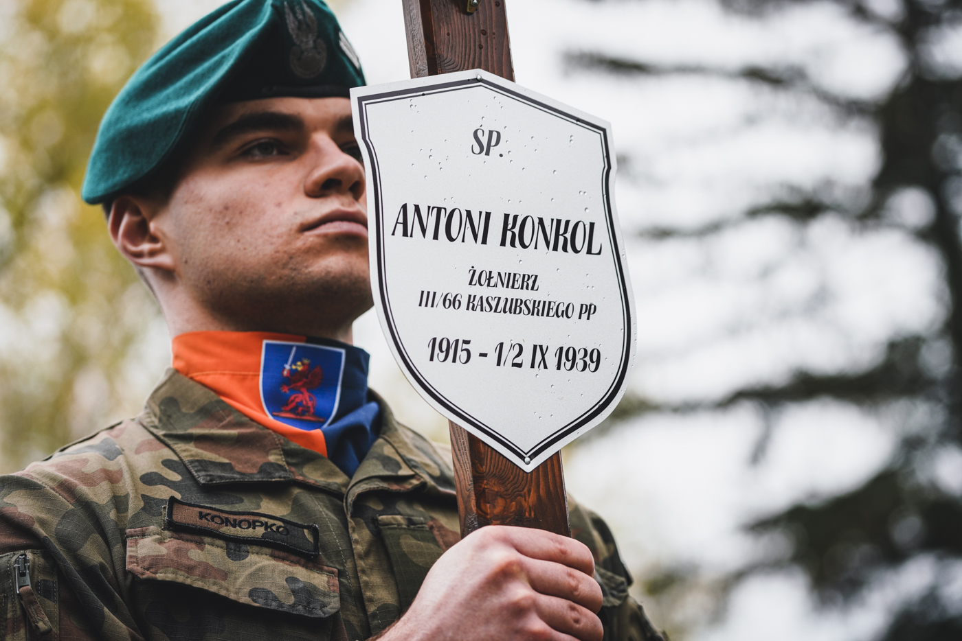 Państwowy pogrzeb żołnierzy Wojska Polskiego – Mełno, fot. MN/BUWiM Państwowy pogrzeb żołnierzy Wojska Polskiego – Mełno, fot. MN/BUWiM