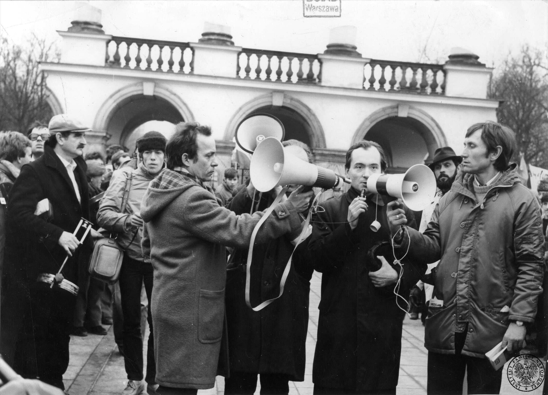 Demonstracja 10 lutego 1981 roku, w rejestracji Niezależnego Samorządnego Związku Zawodowego Rolników "Solidarność Wiejska", fot. z zasobu Archiwum IPN Demonstracja 10 lutego 1981 roku, w rejestracji Niezależnego Samorządnego Związku Zawodowego Rolników "Solidarność Wiejska", fot. z zasobu Archiwum IPN