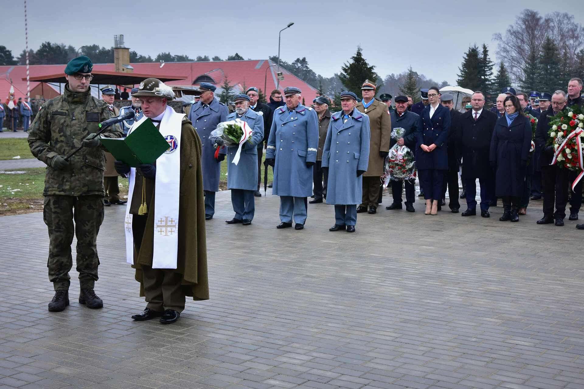 Odsłonięcie pomnika Marszałka Józefa Piłsudskiego – BUWiM IPN Szczecin Odsłonięcie pomnika Marszałka Józefa Piłsudskiego – BUWiM IPN Szczecin