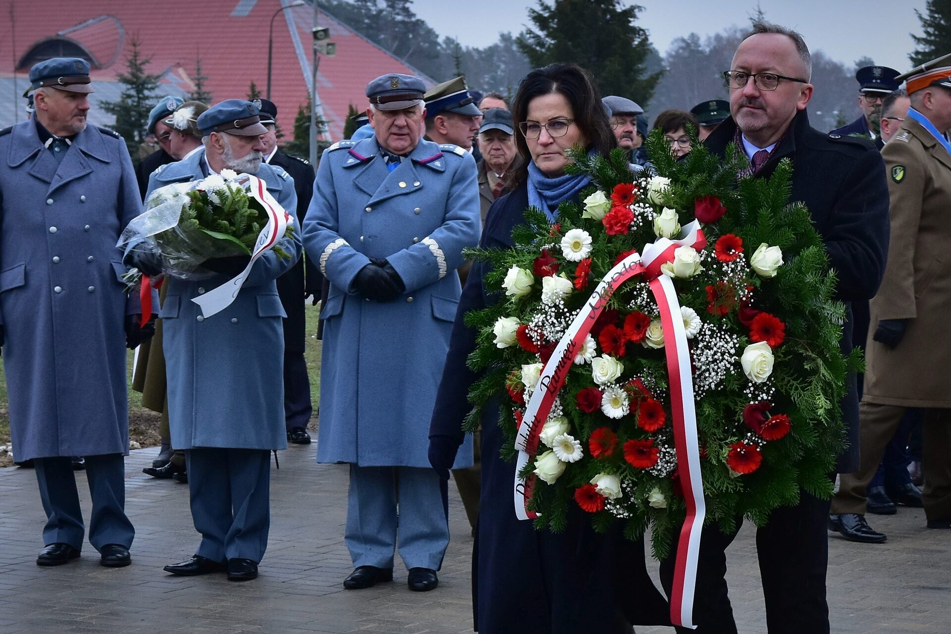 Odsłonięcie pomnika Marszałka Józefa Piłsudskiego – BUWiM IPN Szczecin Odsłonięcie pomnika Marszałka Józefa Piłsudskiego – BUWiM IPN Szczecin
