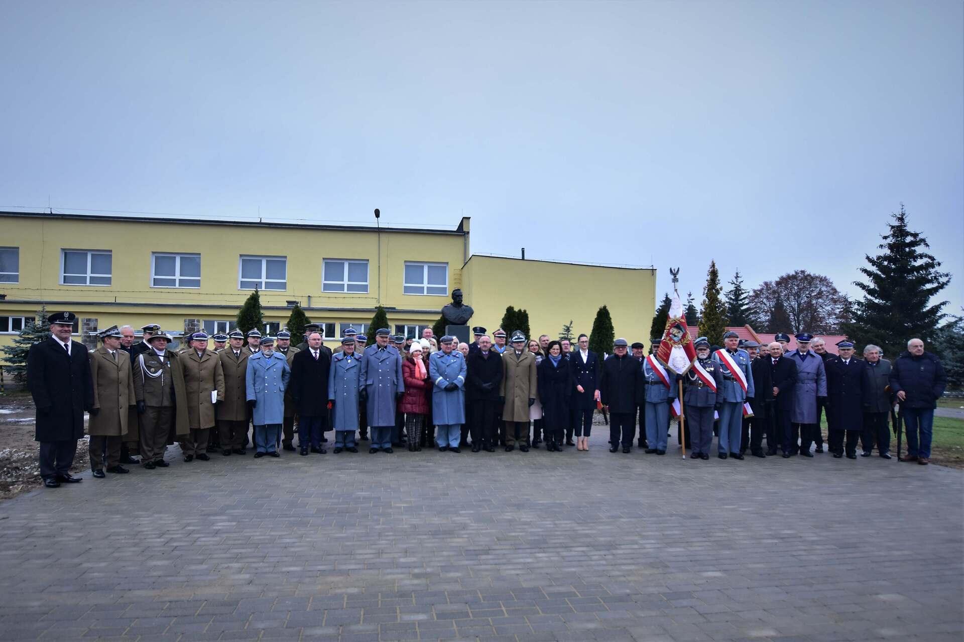 Odsłonięcie pomnika Marszałka Józefa Piłsudskiego – BUWiM IPN Szczecin Odsłonięcie pomnika Marszałka Józefa Piłsudskiego – BUWiM IPN Szczecin
