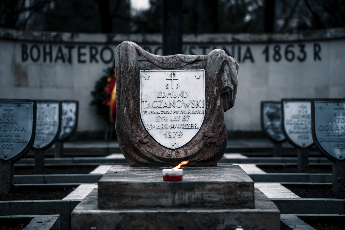 Cmentarz Wojskowy na Powązkach, kwatera uczestników powstania styczniowego - fot. Mateusz Niegowski Cmentarz Wojskowy na Powązkach, kwatera uczestników powstania styczniowego - fot. Mateusz Niegowski