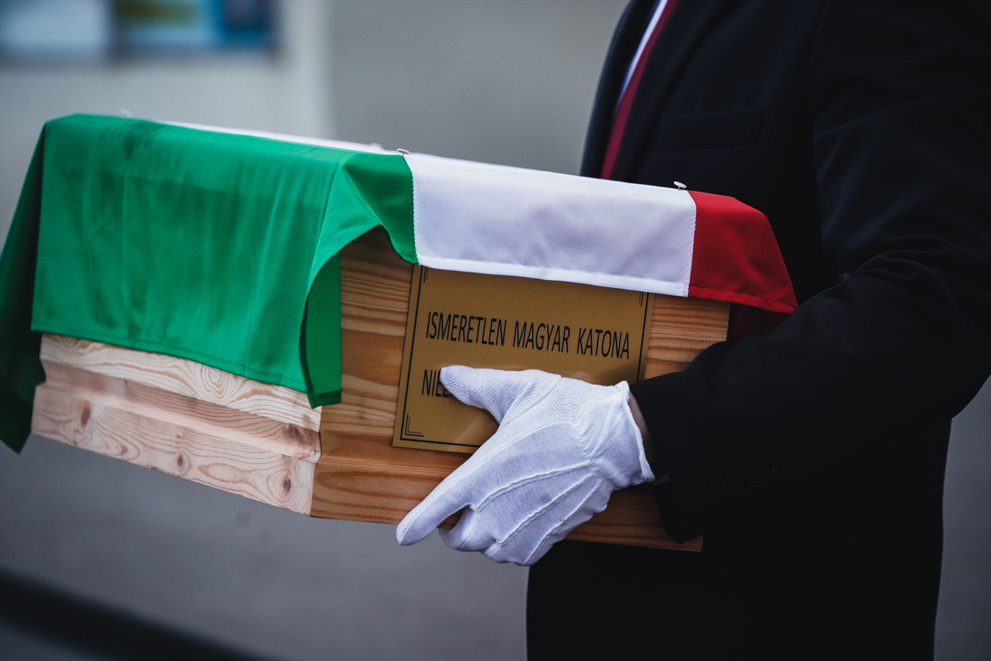 Ceremonia pogrzebowa trzech żołnierzy armii węgierskiej poległych w walkach z Armią Czerwoną – fot. MN/BUWiM Ceremonia pogrzebowa trzech żołnierzy armii węgierskiej poległych w walkach z Armią Czerwoną – fot. MN/BUWiM