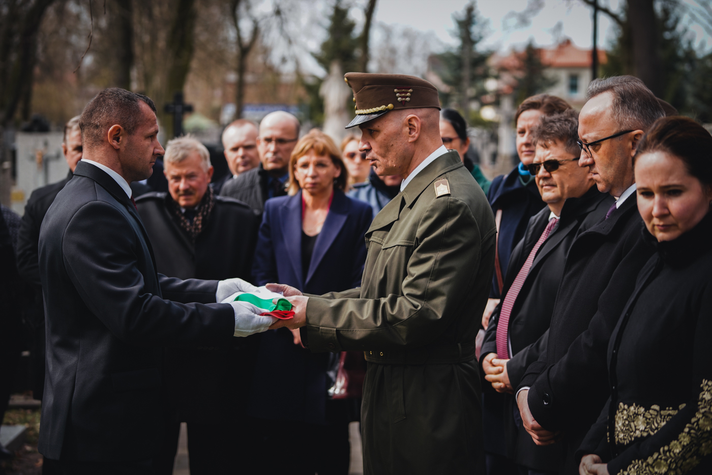 Ceremonia pogrzebowa trzech żołnierzy armii węgierskiej poległych w walkach z Armią Czerwoną – fot. MN/BUWiM Ceremonia pogrzebowa trzech żołnierzy armii węgierskiej poległych w walkach z Armią Czerwoną – fot. MN/BUWiM