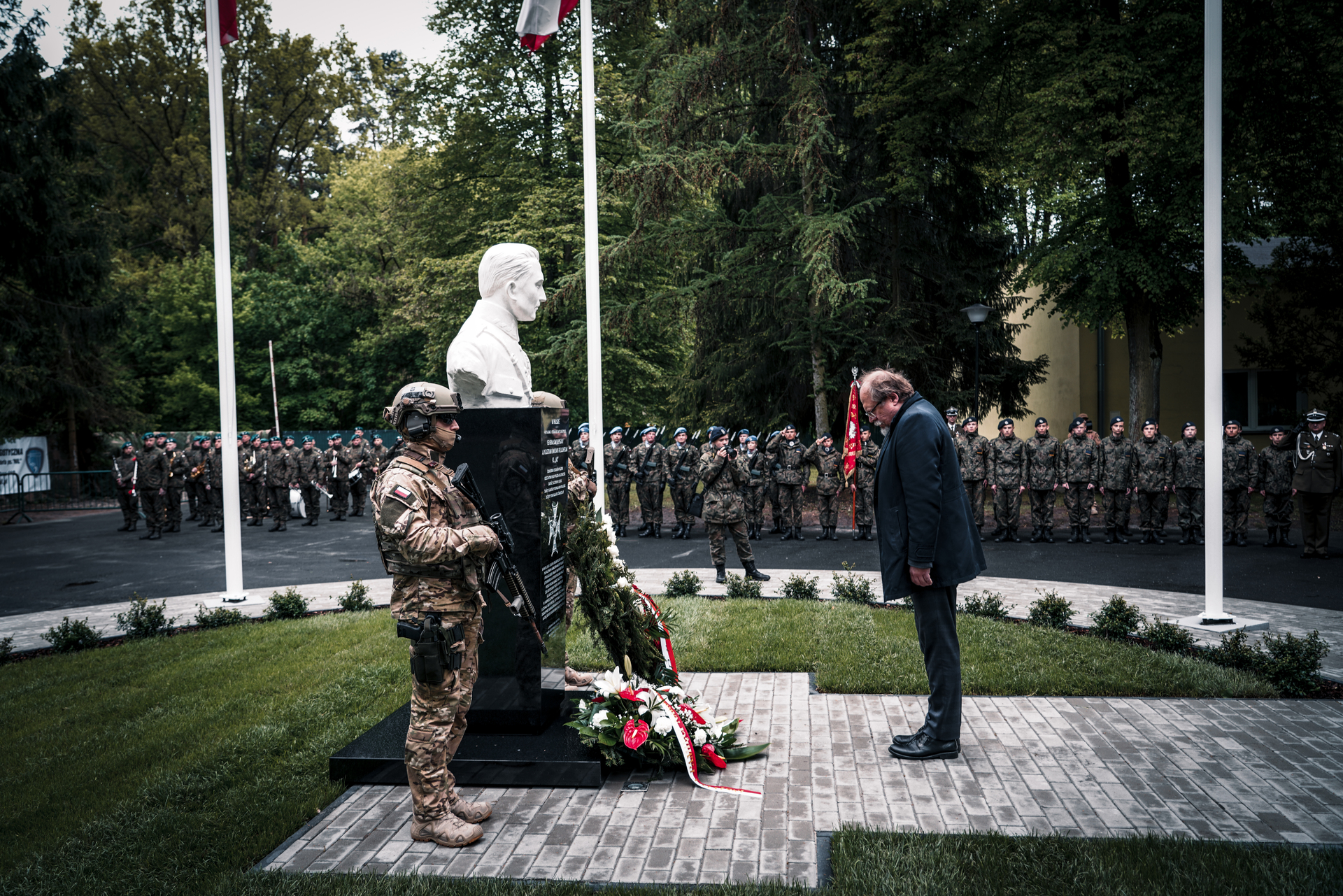 Odsłonięcie pomnika gen. Augusta Emila Fieldorfa ps. „Nil” – fot. Mateusz Niegowski BUWiM IPN Odsłonięcie pomnika gen. Augusta Emila Fieldorfa ps. „Nil” – fot. Mateusz Niegowski BUWiM IPN
