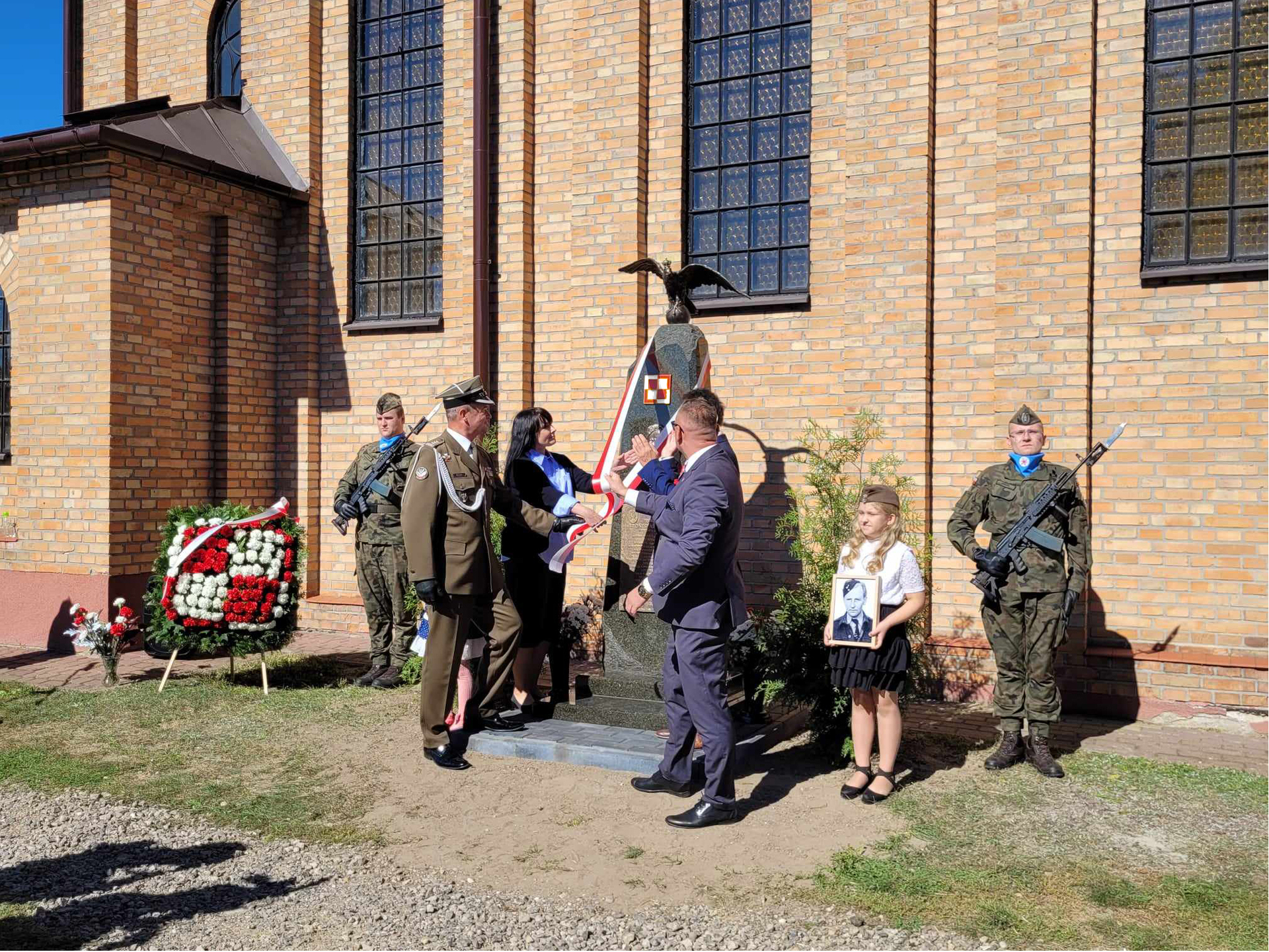 Odsłonięcie pomnika pilota Bronisława Martona – Stoczek Łukowski, 16 września 2023 Odsłonięcie pomnika pilota Bronisława Martona – Stoczek Łukowski, 16 września 2023