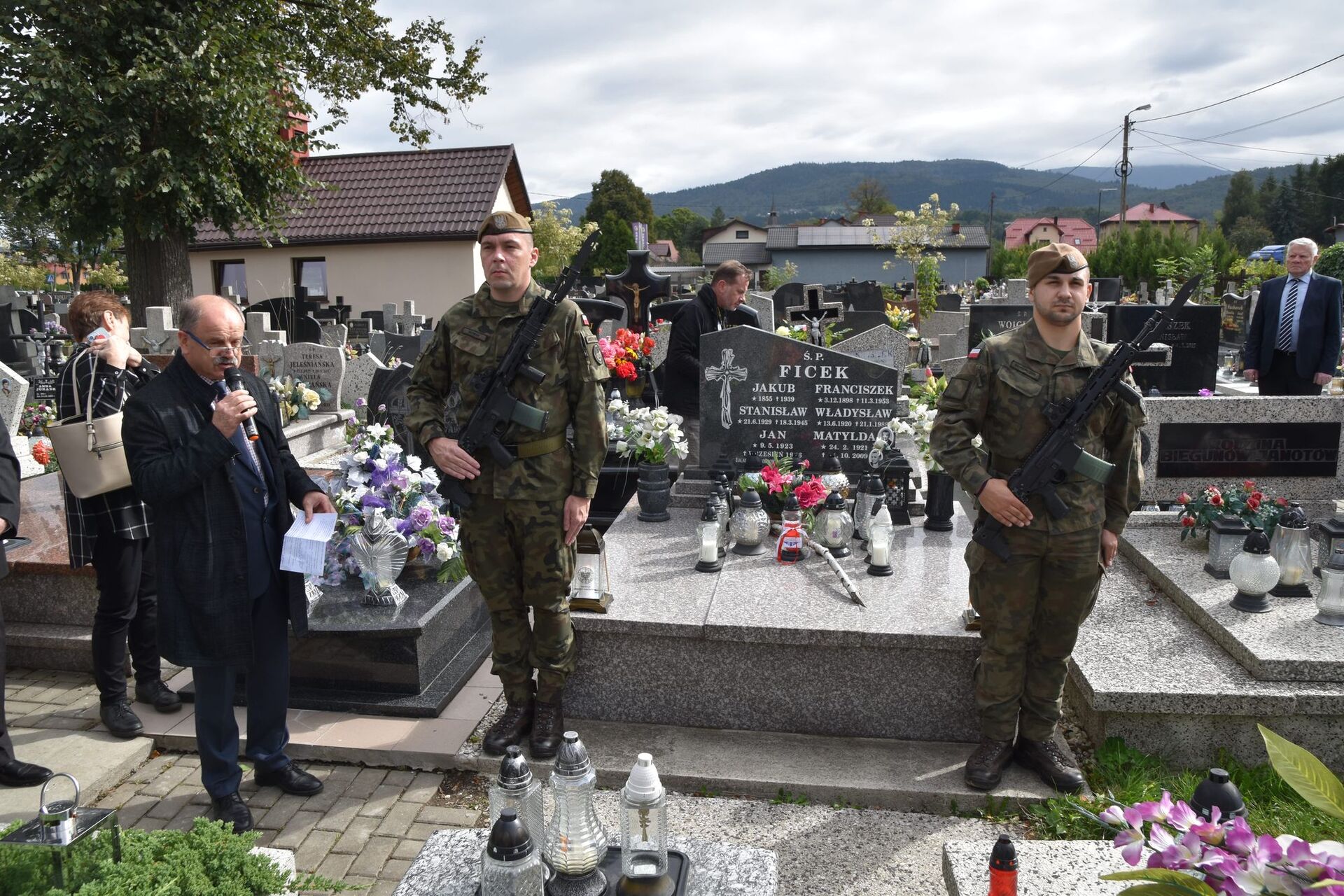 Uroczystość upamiętniająca Jana Ficka ps. “Jamnik” – fot. IPN Uroczystość upamiętniająca Jana Ficka ps. “Jamnik” – fot. IPN