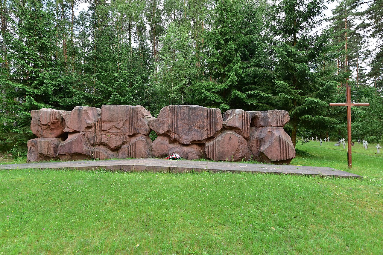 Pomnik Ofiar Obozu Pracy w Treblince (Wikimedia Commons, autor Adrian Grycuk)