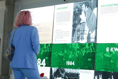 Wystawa „Obrona krzyża w Zespole Szkół Rolniczych w Miętnem w 1984 r.” w Sejmie RP – Warszawa, 12 czerwca 2024. Fot. Mikołaj Bujak (IPN)