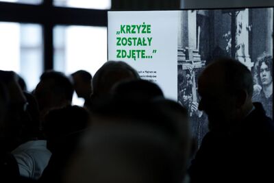 Wystawa „Obrona krzyża w Zespole Szkół Rolniczych w Miętnem w 1984 r.” w Sejmie RP – Warszawa, 12 czerwca 2024. Fot. Mikołaj Bujak (IPN)