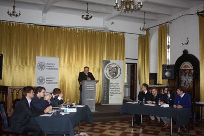 Seminarium terenowe „Kwatera Ł. Panteon narodowy pod cmentarnym murem” – Warszawa, 2 grudnia 2017. Fot. Marek Nadolski (IPN)